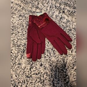 Elegant Burgundy Gloves with Lace Detail
